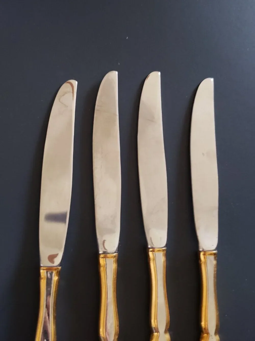 4pc Oneida GOLDEN ROYAL CHIPPENDALE Community Stainless Flatware Dinner Knife 9
